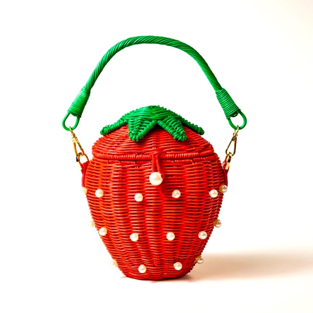 24HR DROP ⬇️ Kate Spade Pearl Strawberry Bucket bag - Picture 1 of 5